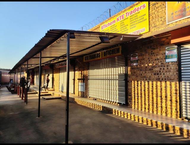 BUSINESS FOR SALE IN LENASIA EXT 3